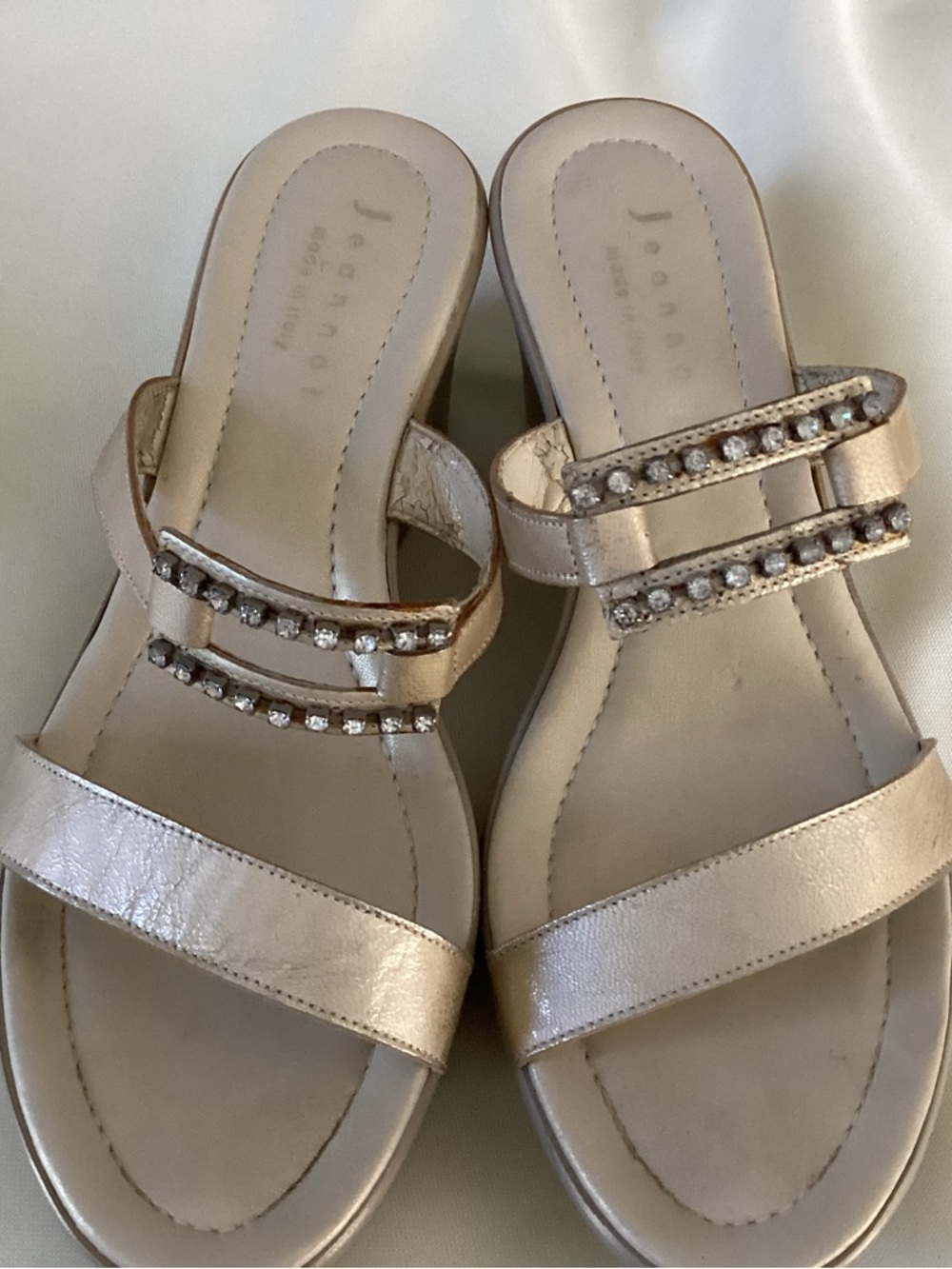 Jeannot Women's Gold Slide Sandals. Size 37